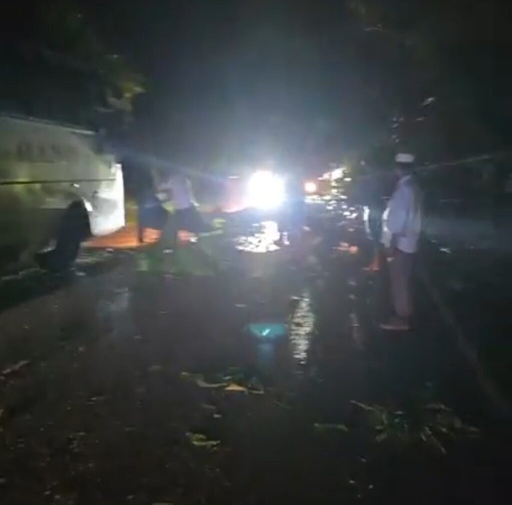 কালবৈশাখী ঝড়ে মৌলভীবাজার ও শ্রীমঙ্গল-এ ব্যাপক ক্ষয়ক্ষতি