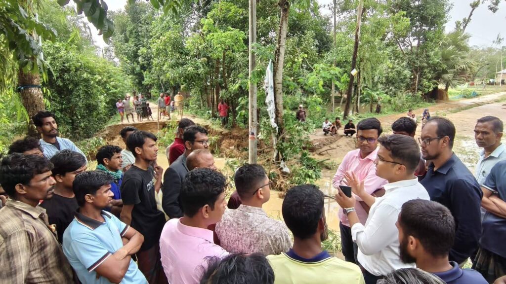 অতিবৃষ্টিতে শাওন ছড়ার বাঁধ ভেঙে ক্ষয়ক্ষতি,পরিদর্শনে ইউএনও