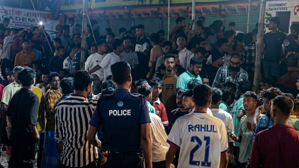 বড়লেখায় ফাইনাল খেলায় রেফারির সিন্ধান্ত ঘিরে উত্তেজনা:হামলা ও ভাঙচুর খেলা স্থগিত